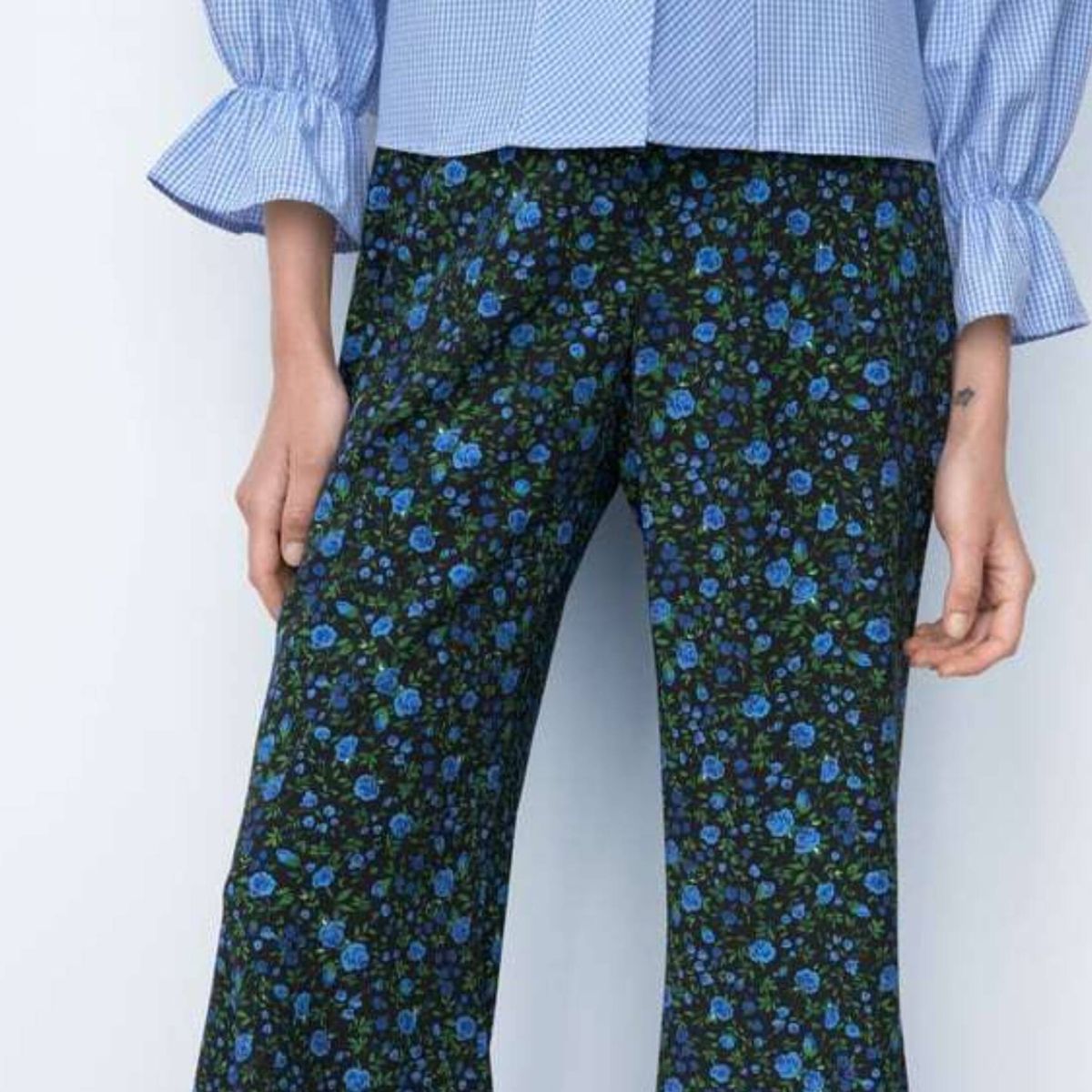 El pantalón de flores de Zara que adoran las expertas de moda