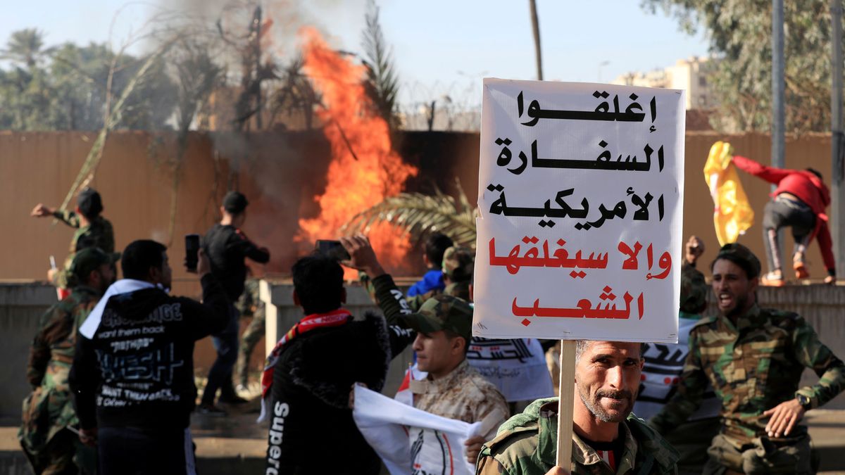 Cientos de manifestantes iraquíes asaltan la embajada de EEUU en Bagdad