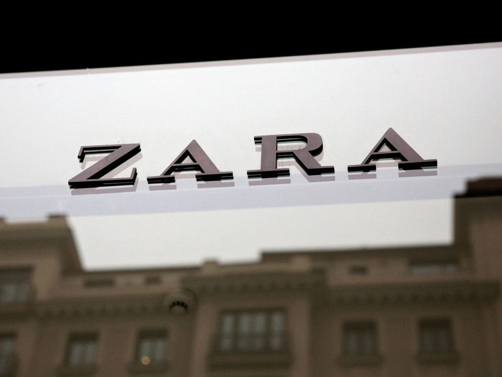 Foto: Logo de Zara en el exterior de una tienda. (Reuters)