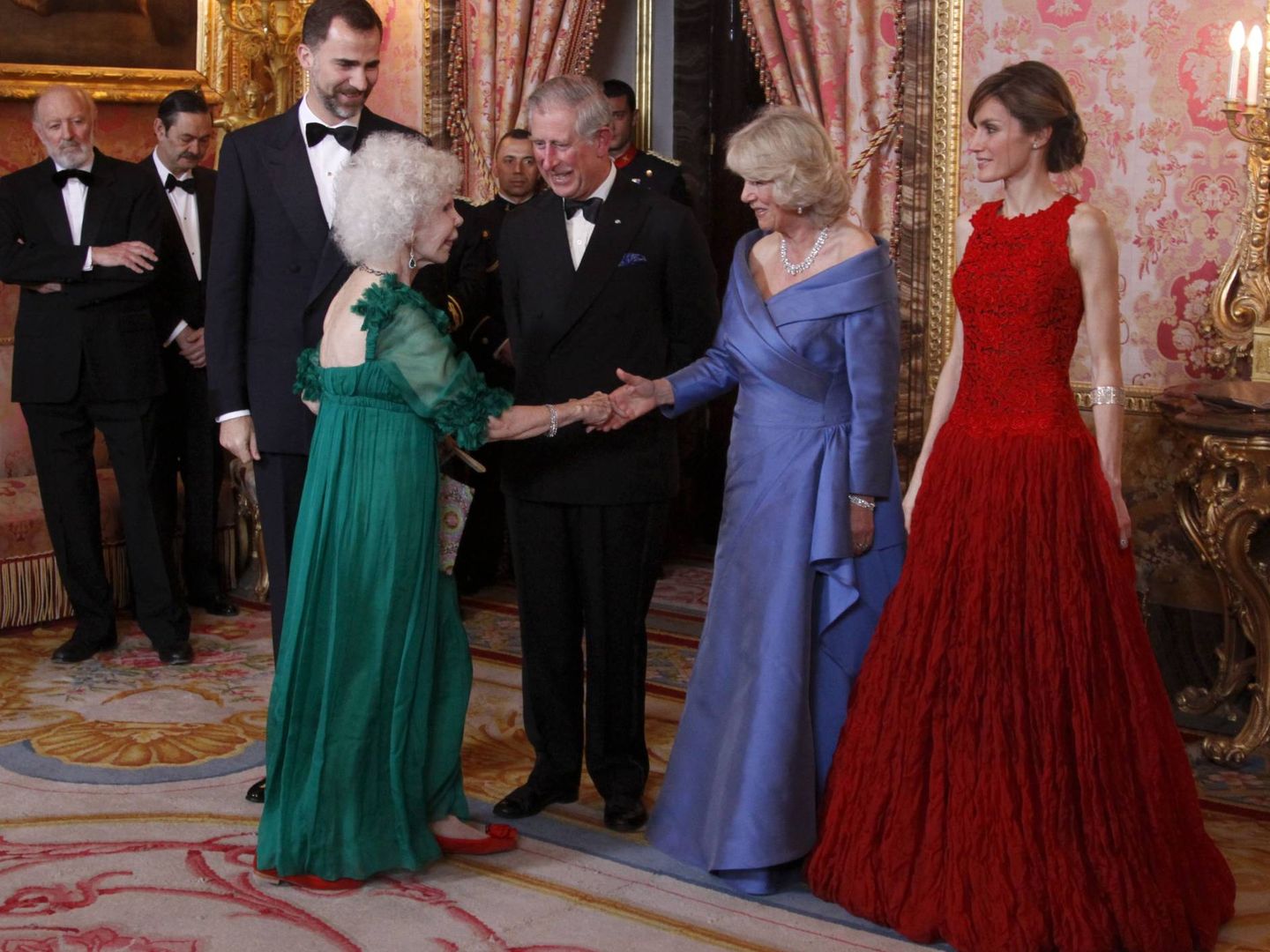 La duquesa de Alba y Letizia en el Palacio Real. (CP)