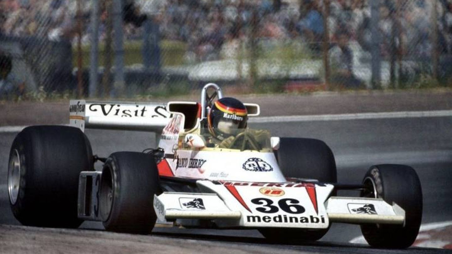 Emilio de Villota, en el GP de España de 1977 con el McLaren M23 de James Hunt del año anterior
