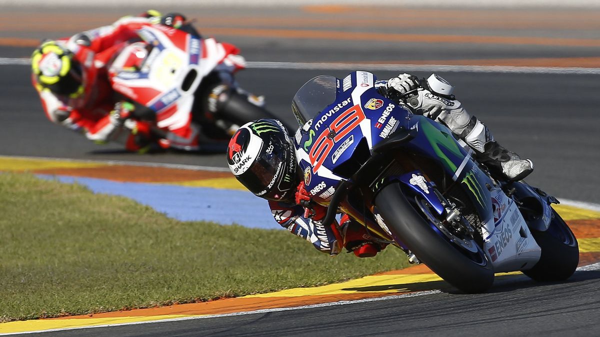 Lorenzo aguanta la recuperación de Márquez y deja Yamaha con un triunfo