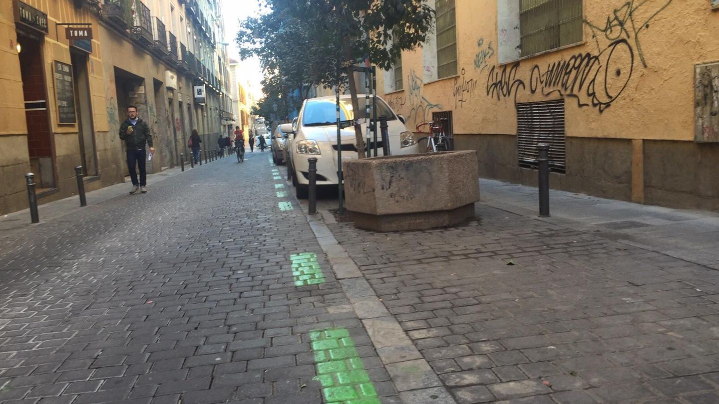 Coches residentes aparcados en la zona del centro de Madrid (Foto: Brenda Valverde / Pablo López Learte)