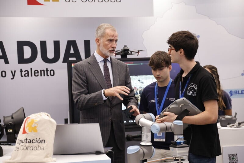 Foto de Por las esquinas | El Rey se pone sindicalista en apoyo del empleo en defensa
