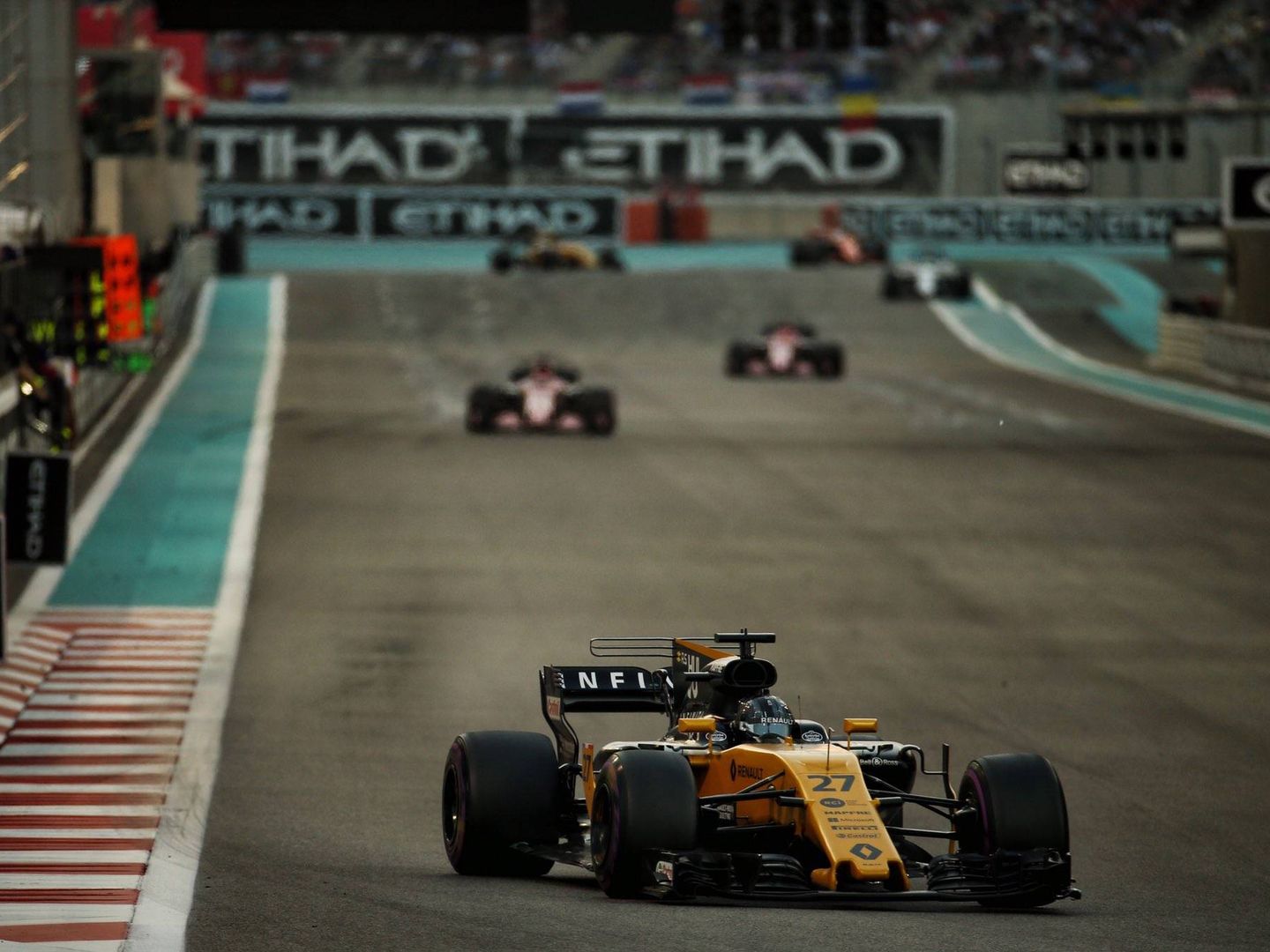 Nico Hulkenberg ha sido el héroe de Renault, siendo sexto en carrera para ganarse el sexto en constructores del equipo francés. (Renault)