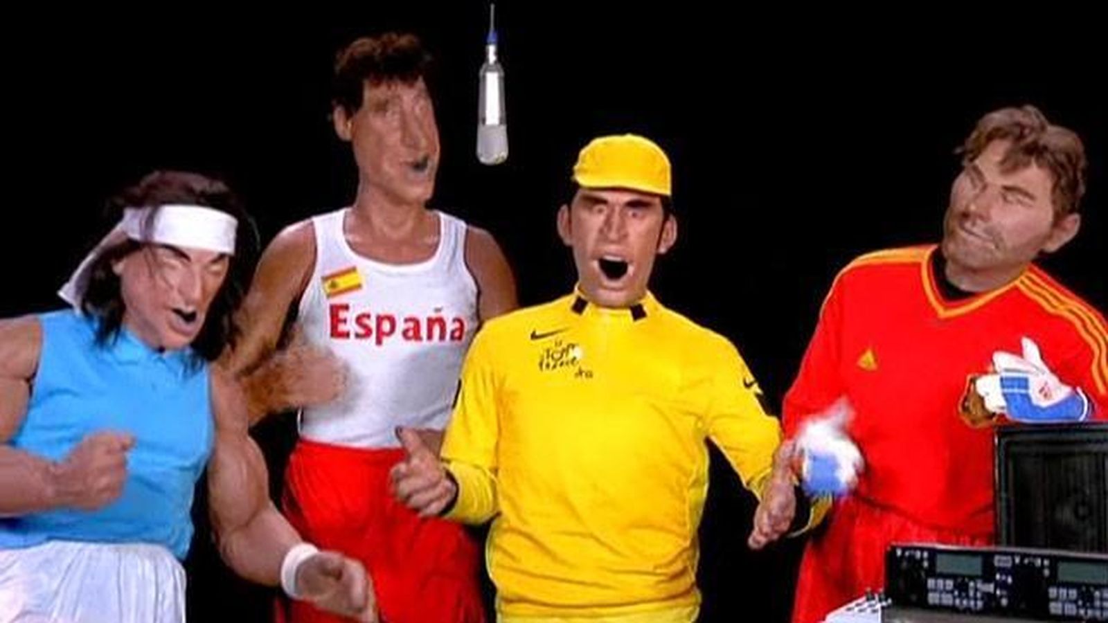 Foto: Rafa Nadal, Pau Gasol, Alberto Contador e Iker Casillas, en una imagen de un guiñol de 'Canal +Francia'.