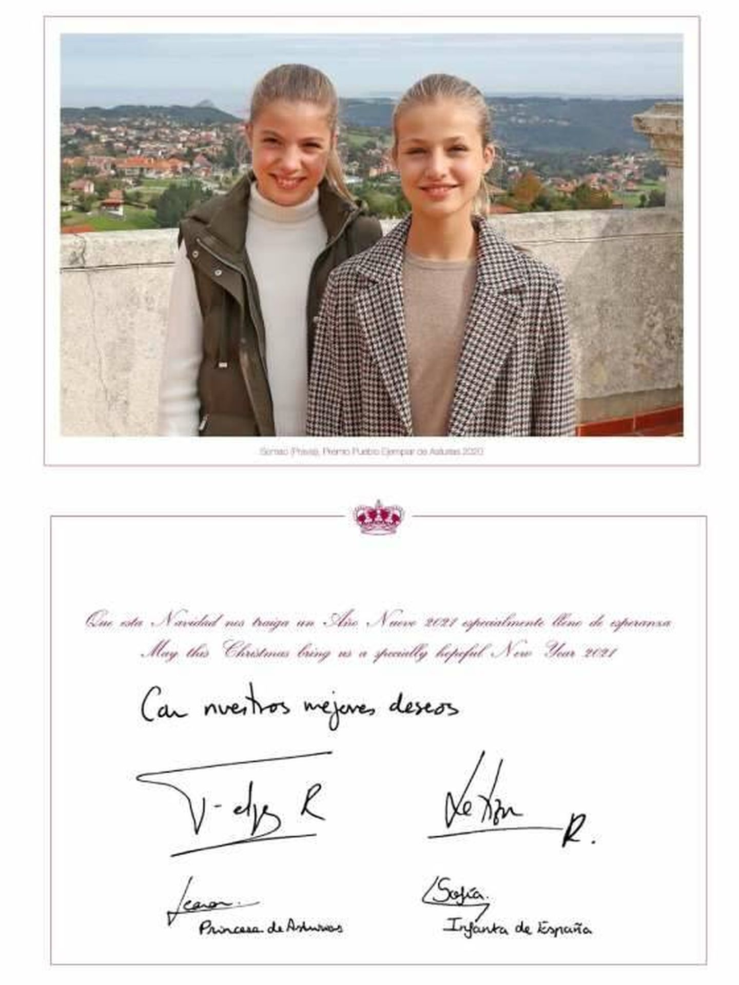 La princesa Leonor y la infanta Sofía, en la felicitación navideña de 2020. (Casa de S.M el Rey)