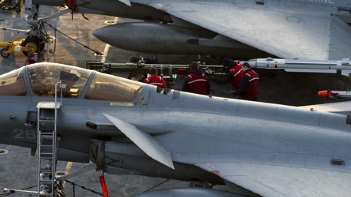 Un caza francés derriba un avión libio