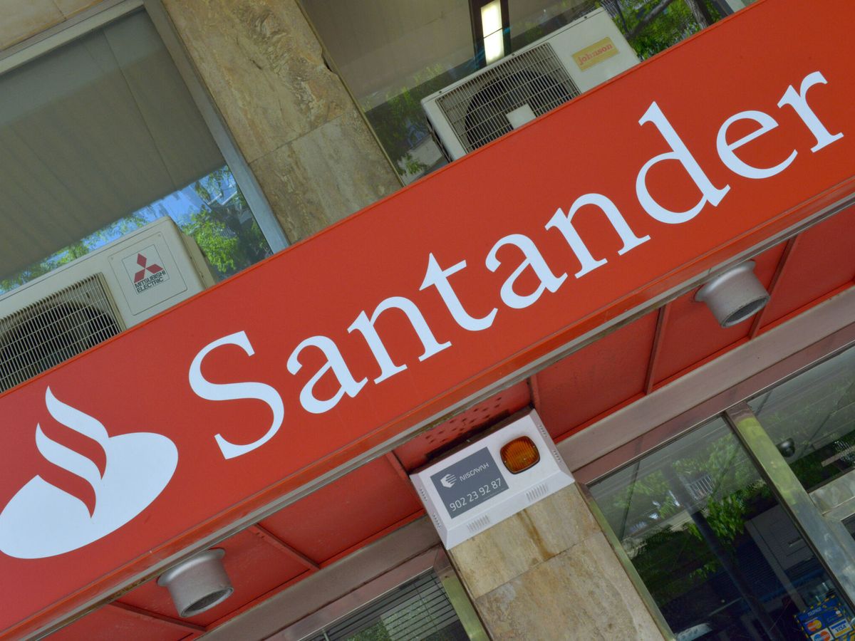Foto: Cuidado si eres del banco Santander: lo que debes hacer tras el 'hackeo' a la entidad (Peter Kneffel/dpa)