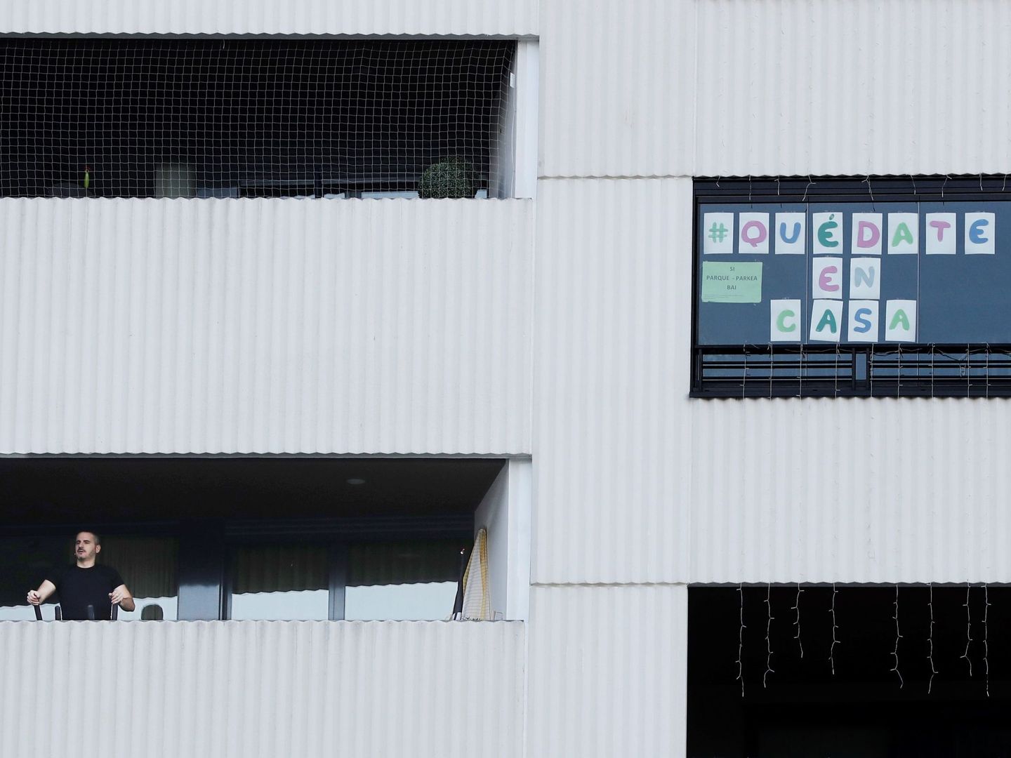 Balcones de un edificio de Pamplona, Navarra. (EFE)