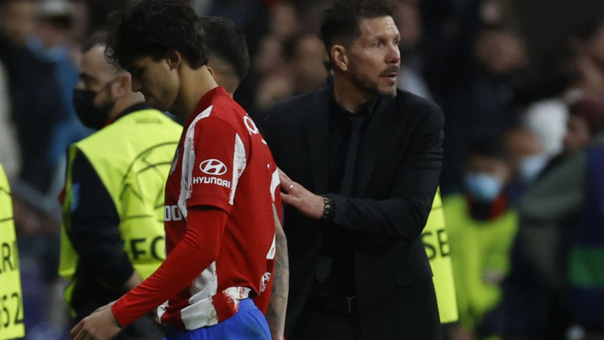 Dardos, irregularidad y puñales: la relación entre Joao Félix y Simeone no funciona en el Atlético