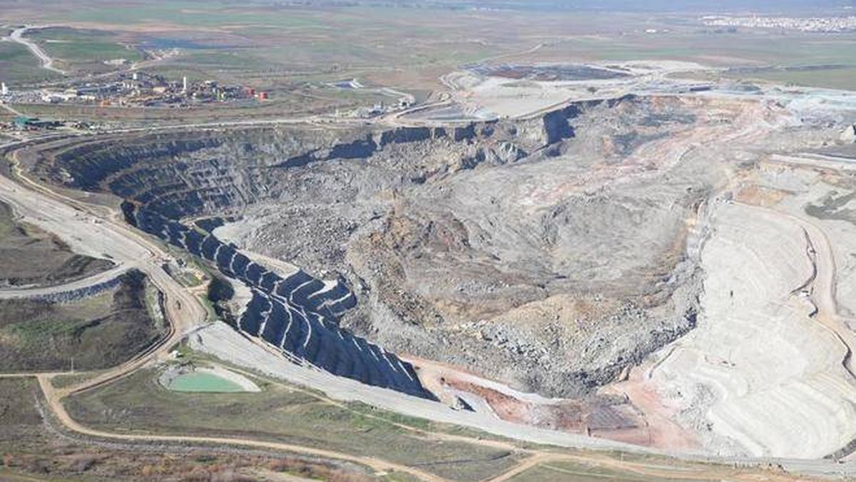El gran derrumbe en Las Cruces pone en jaque la mayor mina de cobre de España