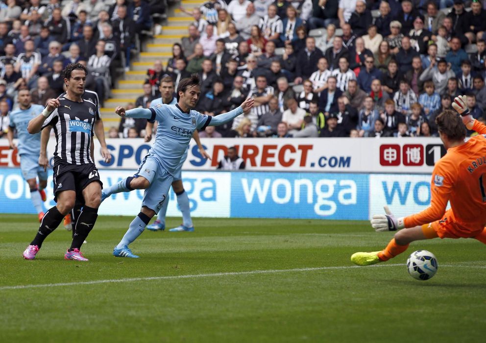 Foto: Silva, en el momento de marcar ante el Newcastle (Reuters)