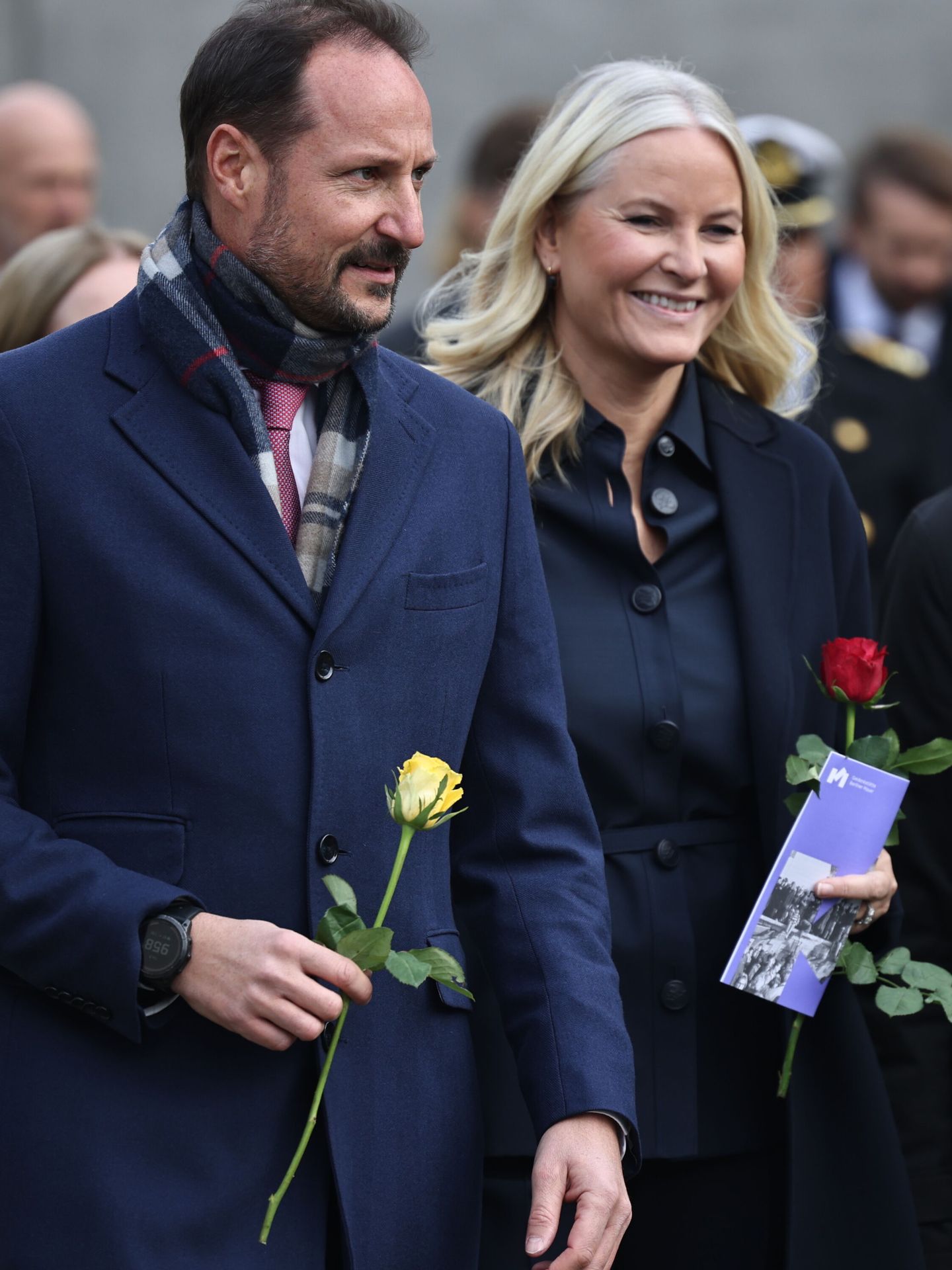 El príncipe Haakon junto a Mette-Marit en un viaje a Alemania. (EFE/Clemens Bilan)