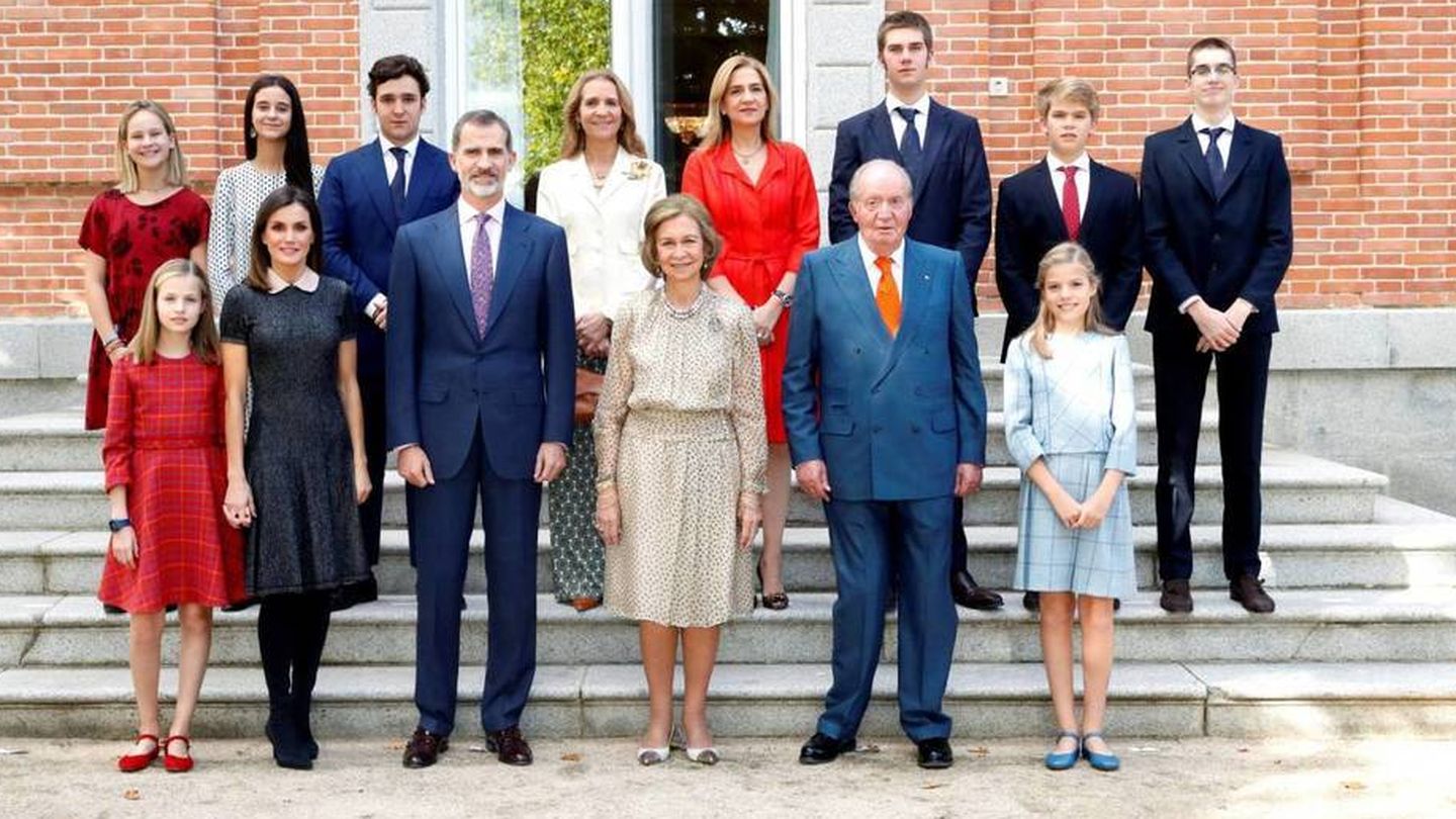 La Infanta volvía para un posado familiar durante el 70 cumpleaños de la reina Sofía. (EFE)