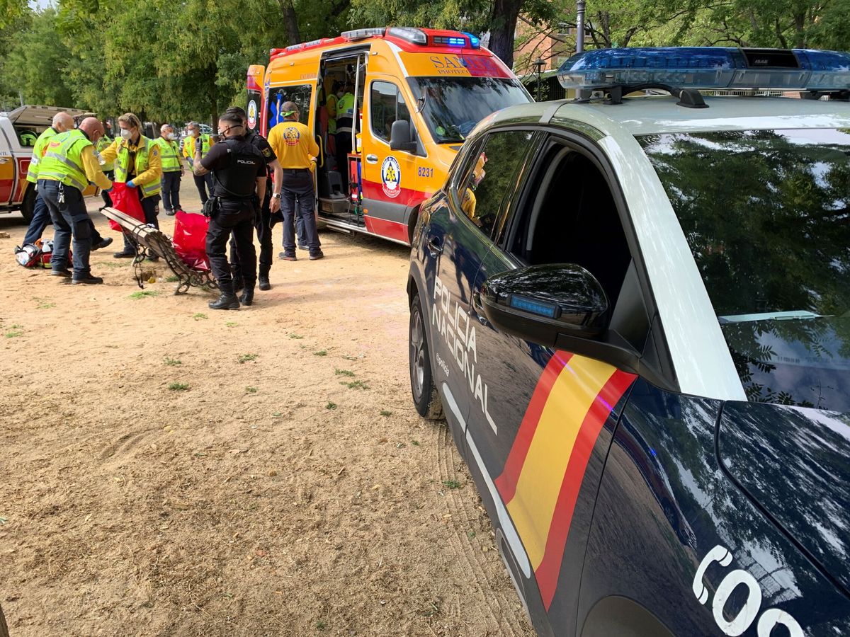 Foto: Ambulancia y policía en Madrid. Foto de archivo.(EFE/Ayuntamiento de Madrid) 