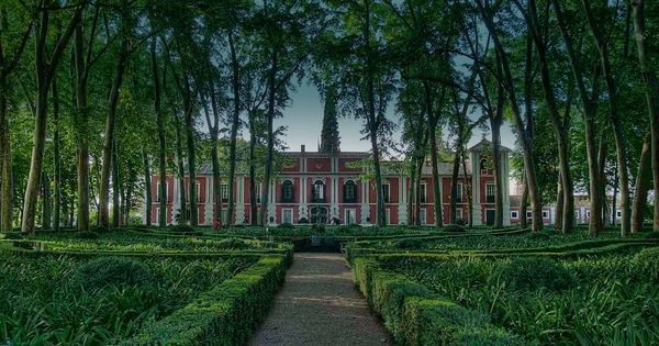 Foto: El impresionante palacio de Moratalla y sus jardines con son Bien de Interés Cultural. (D.R)