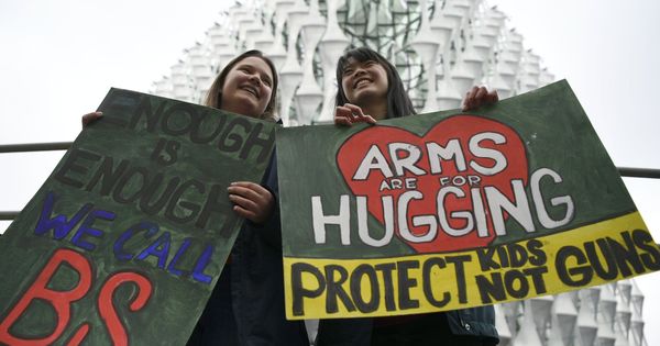 Foto: Manifestación en Londres exigiendo controles de venta de arma más estrictos en Estados Unidos. (Reuters)