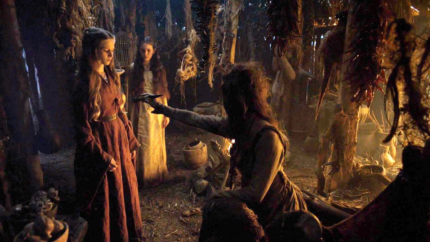 Cersei de niña con la bruja Maggy la rana. (HBO)