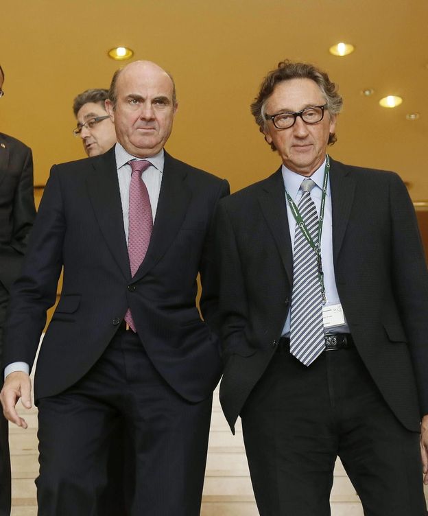 Foto: El presidente de Agrolimen, Artur Carulla, junto al ministro de Economía, Luis de Guindos (c). (d)