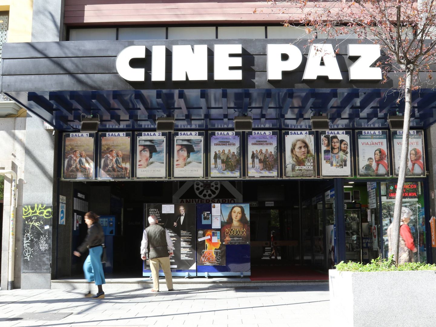 Los cines Paz en la calle Fuencarral de Madrid. (E.Torrico)