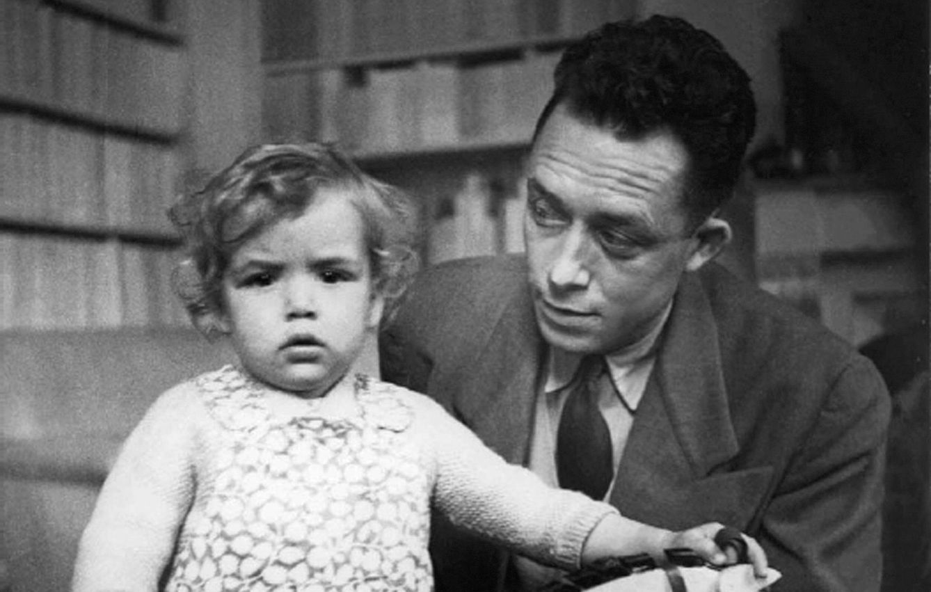 Albert Camus y su hija Catherine (EFE)
