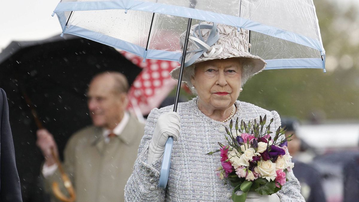 Isabel II se reunirá con la familia real este lunes para abordar el futuro de Harry