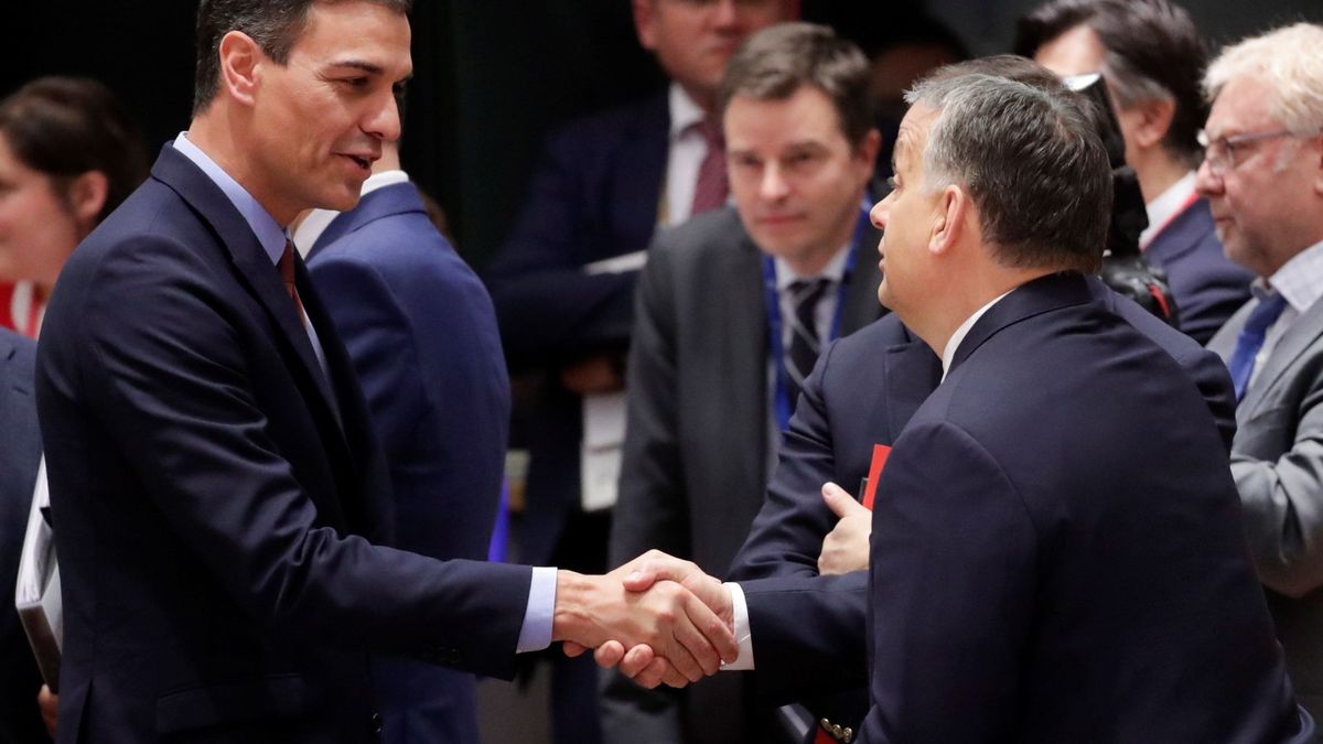 Hungría torpedea a España en los arbitrajes renovables al aliarse con los fondos en EEUU