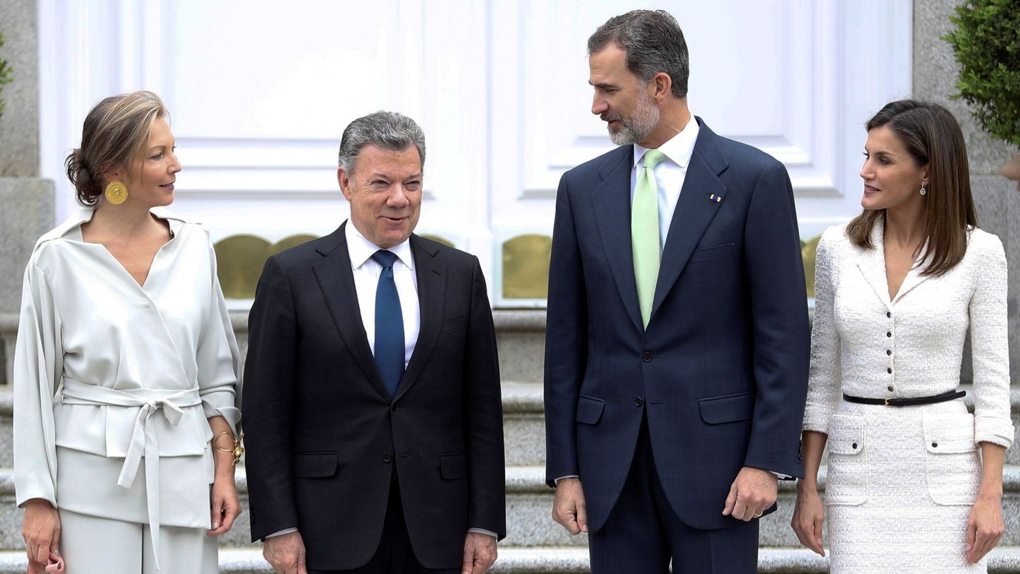 Felipe VI y la reina Letizia, en un almuerzo ofrecido en honor del entonces presidente de Colombia, Juan Manuel Santos, y su esposa, María Clemencia Rodríguez. (EFE)