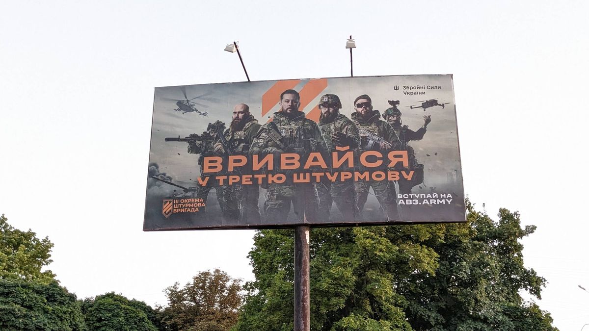 Miedo y corrupción: el año y medio de guerra desnuda las limitaciones del reclutamiento de Ucrania