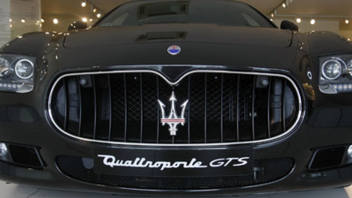 El Rey vendió al jefe de la patronal madrileña el Maserati que le había regalado un jeque árabe