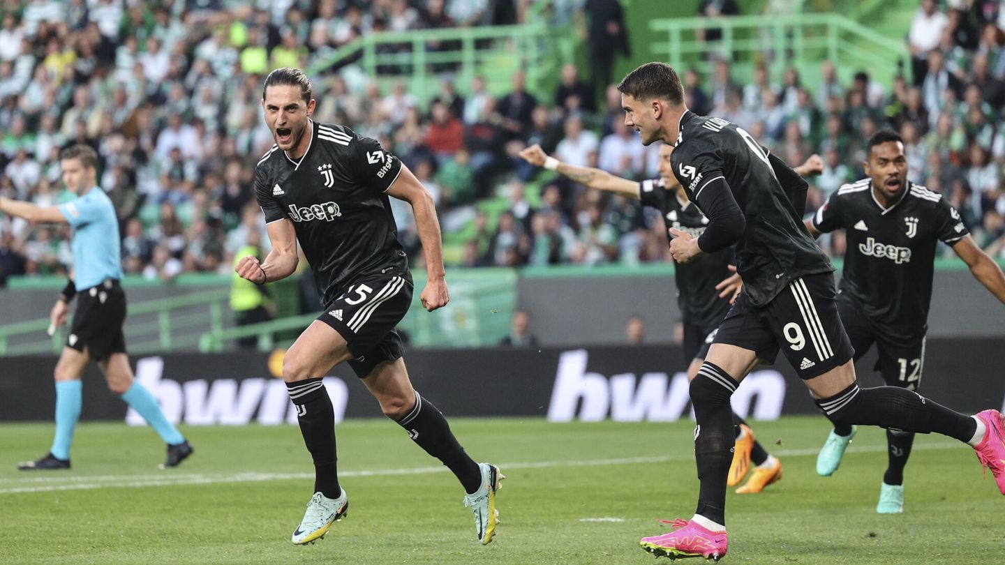 Adrien Rabiot celebra el gol de la Juventus ante el Sporting en Lisboa. (EFE/EPA/MIGUEL A. LOPES).