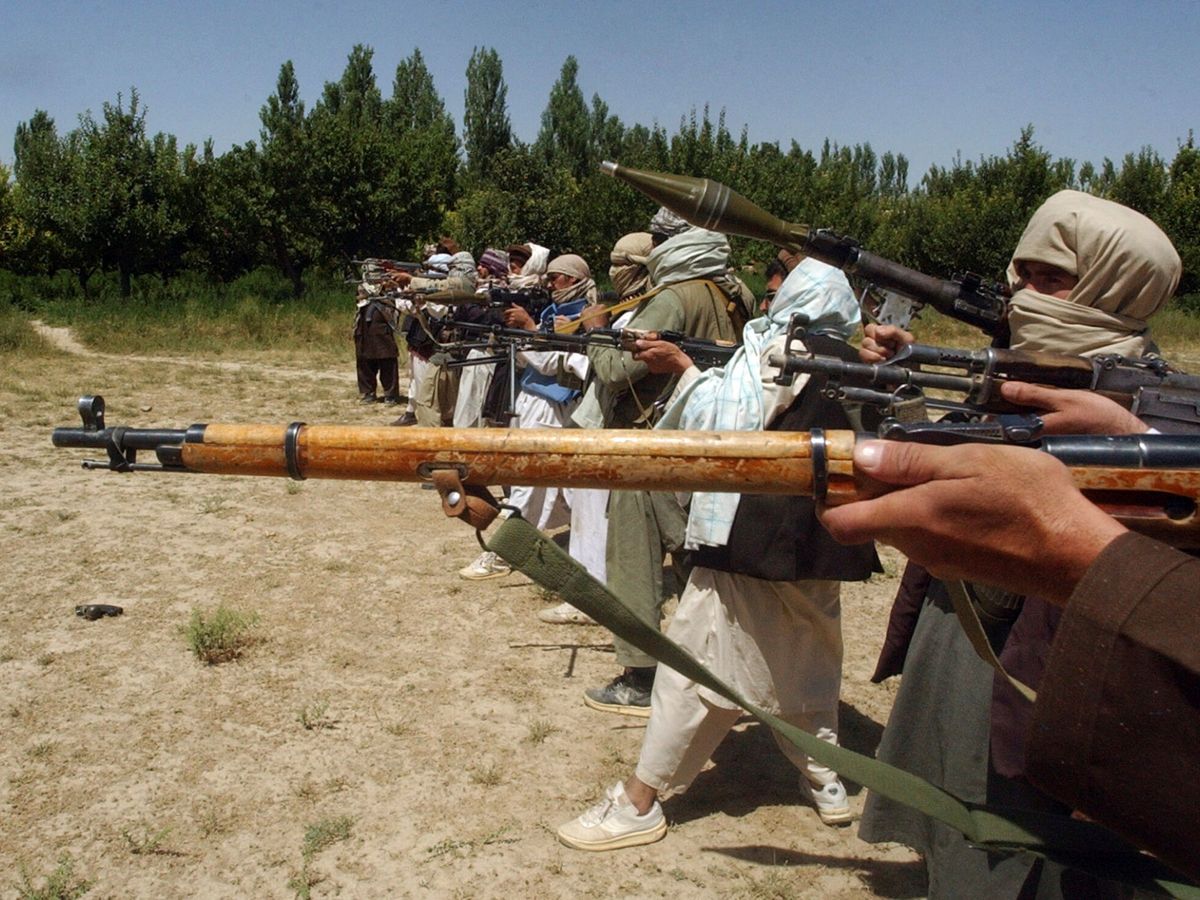 Foto: Imagen de archivo de milicianos talibanes. (Reuters)