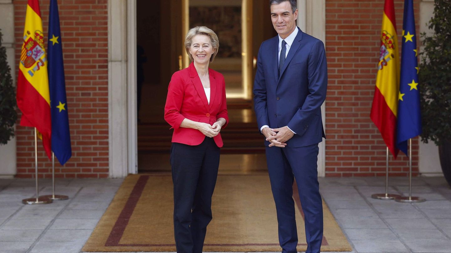 Sánchez, junto a Von der Leyen, en Madrid cuando todavía era presidenta electa de la Comisión Europea. (EFE)