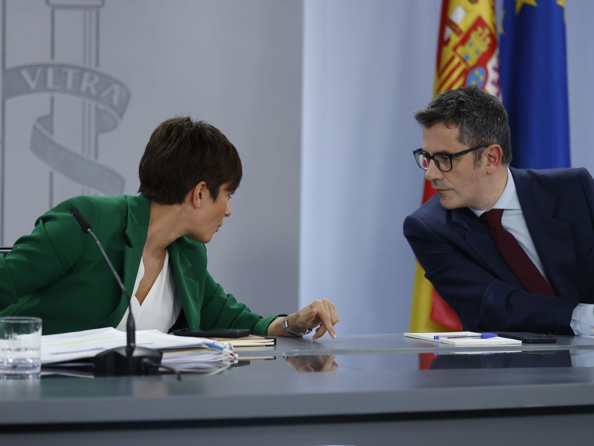 Foto: La portavoz del Gobierno, Isabel Rodríguez, y el ministro de Presidencia, Félix Bolaños, en Moncloa. (EFE/Juan Carlos Hidalgo)