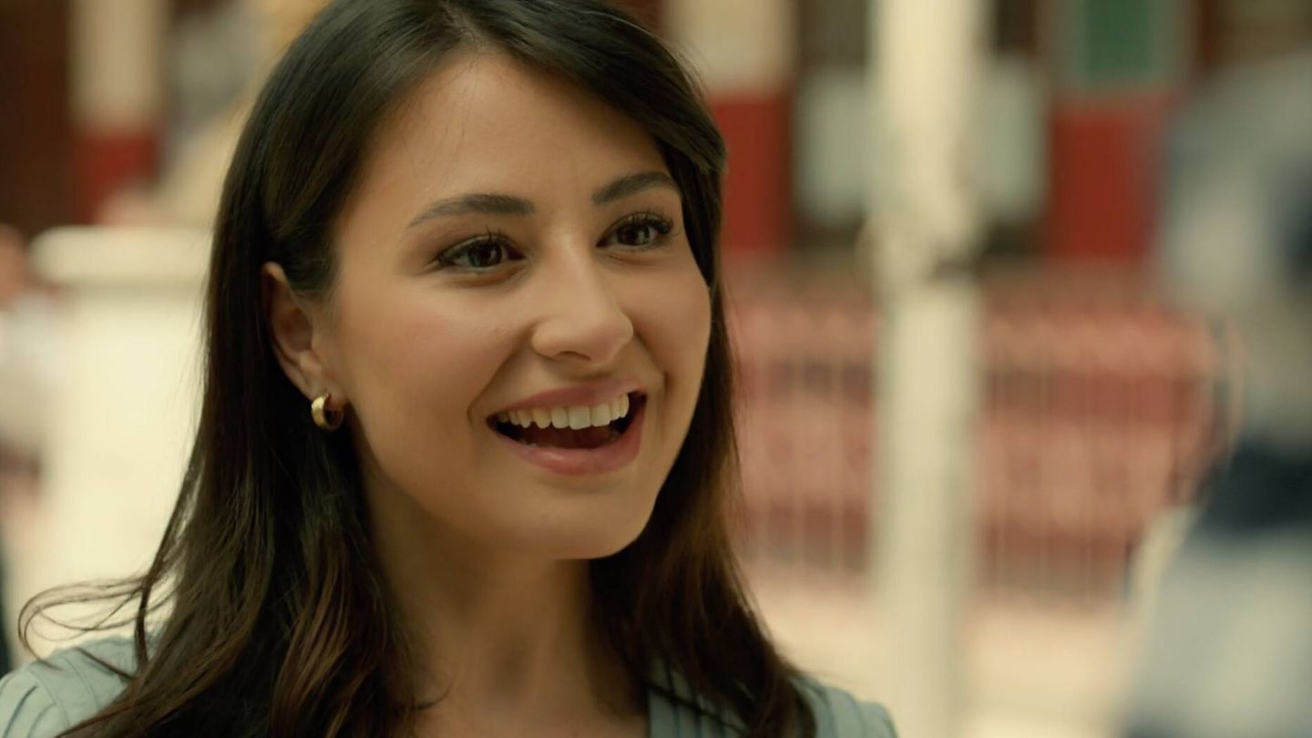 Ümit Beste Kargin en el papel de Zeynep en un momento del episodio de este miércoles de 'Tierra amarga' (ATRESMedia)