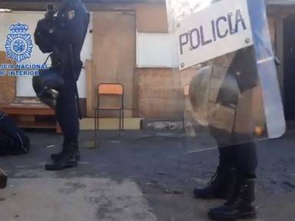 Foto: Imagen de archivo de una operación policial en la Cañada Real.