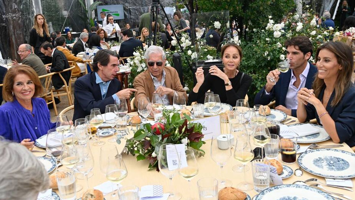 Ana Botella, José María Aznar, Mario Vargas Llosa, Isabel Preyler, Cayetano Rivera y Ana Boyer. (Gtres)