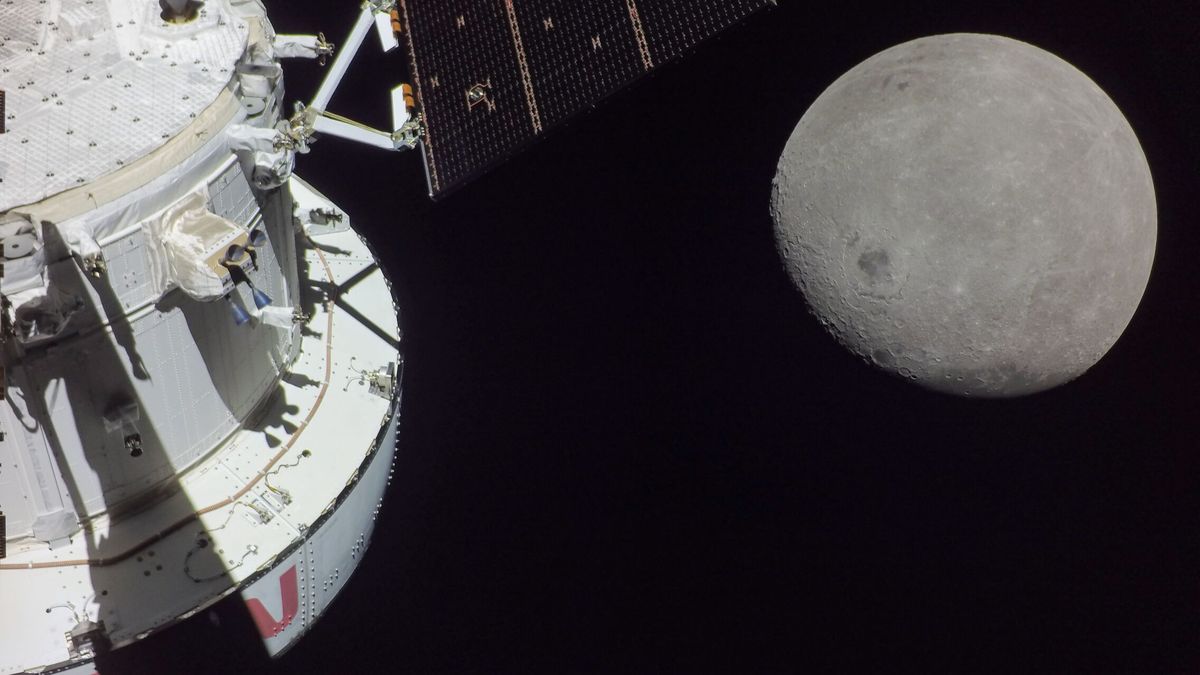 La nave Orión de la NASA comienza a dejar su órbita lunar retrógada para volver a la Tierra