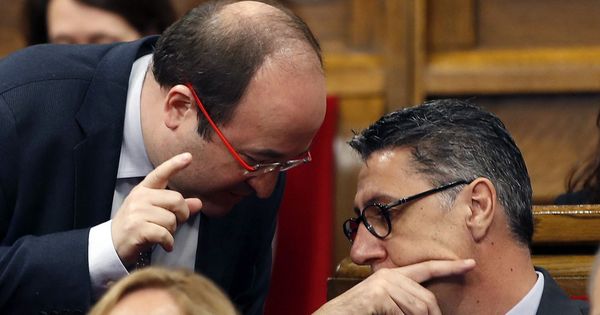 Foto: Xavier García Albiol y Miquel Iceta en el Parlament. (EFE)