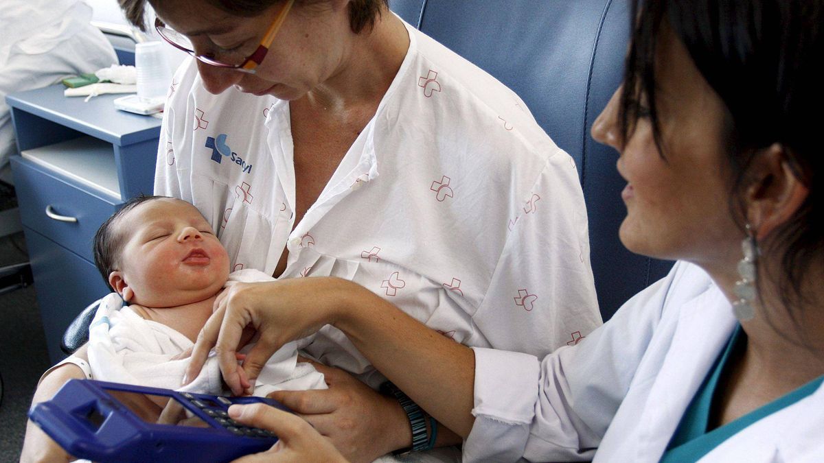 Matronas piden a Sanidad acciones contra las 'doulas', nuevas 'expertas' en embarazos
