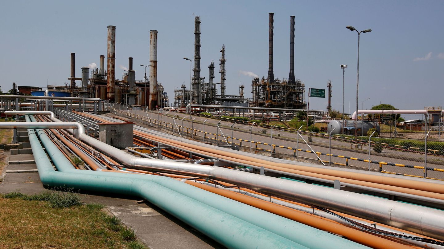 Refinería de petróleo en Colombia. Foto: Reuters