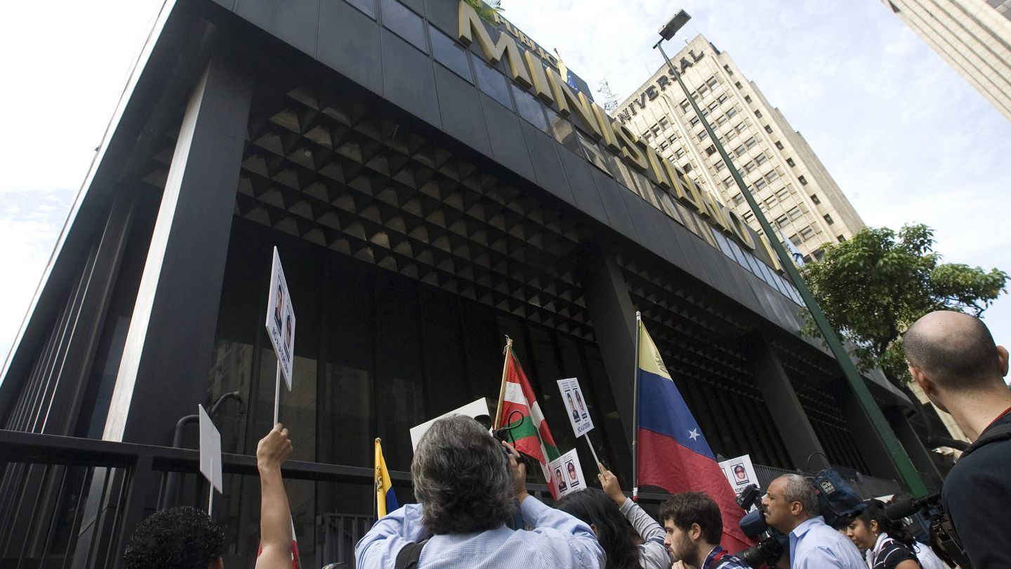 Protesta contra la extradición de Cubillas frente a la Fiscalía venezolana (EFE)