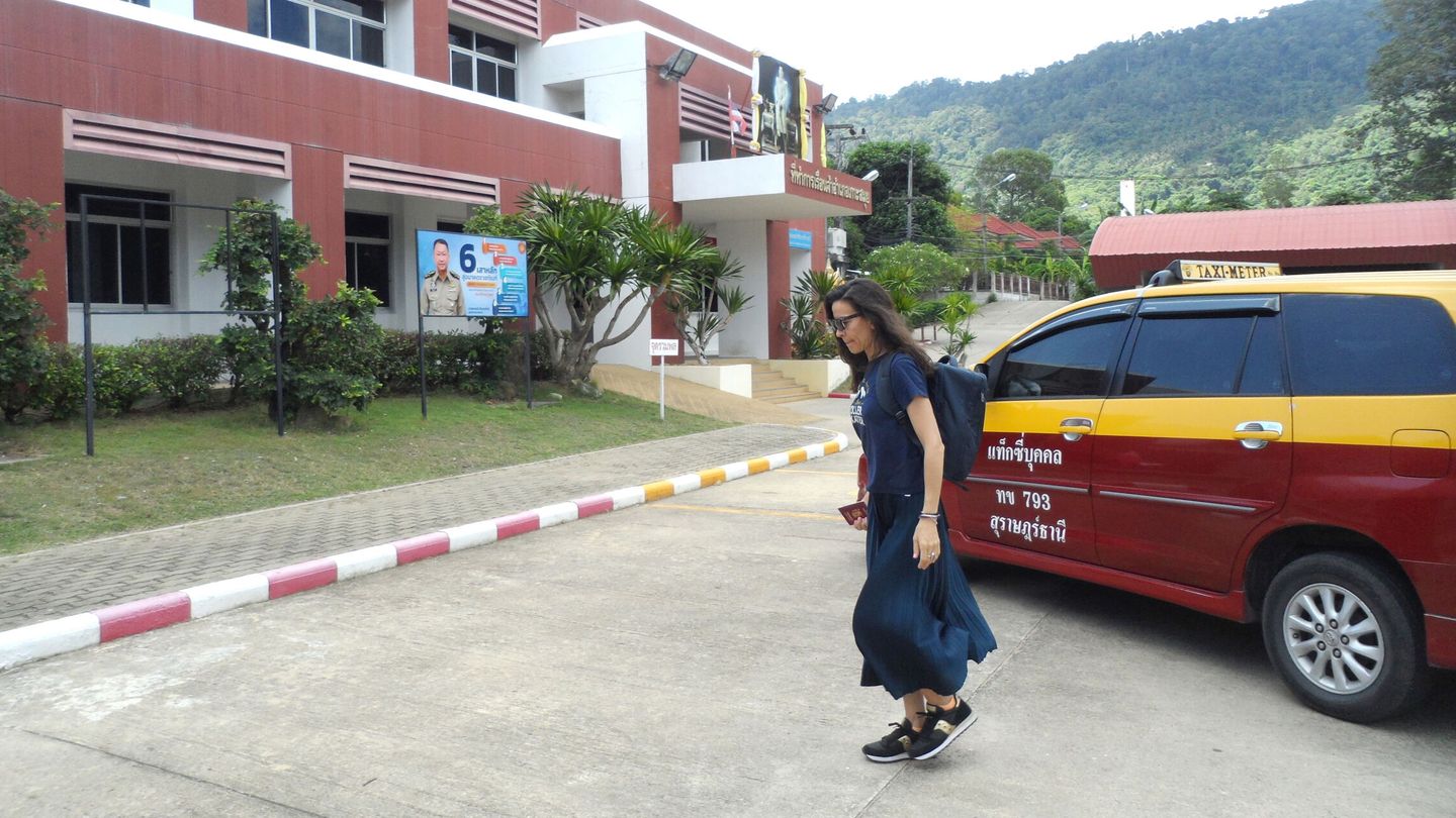 Silvia Bronchalo llega por noveno día a visitar a su hijo a la prisión de Koh Samui. (EFE/Sitthipong Charoenjai)