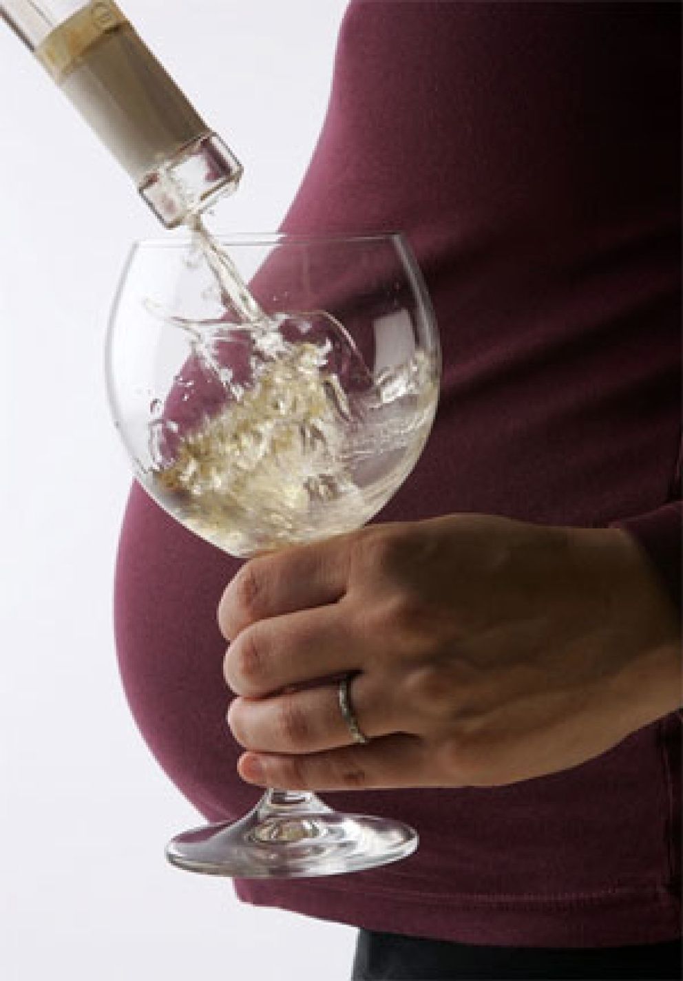 Foto: Tomar alcohol en el embarazo podría fomentar su consumo en los hijos
