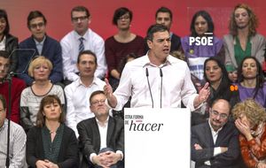 Sánchez convierte los logros de Felipe González y de Zapatero en su cartel electoral