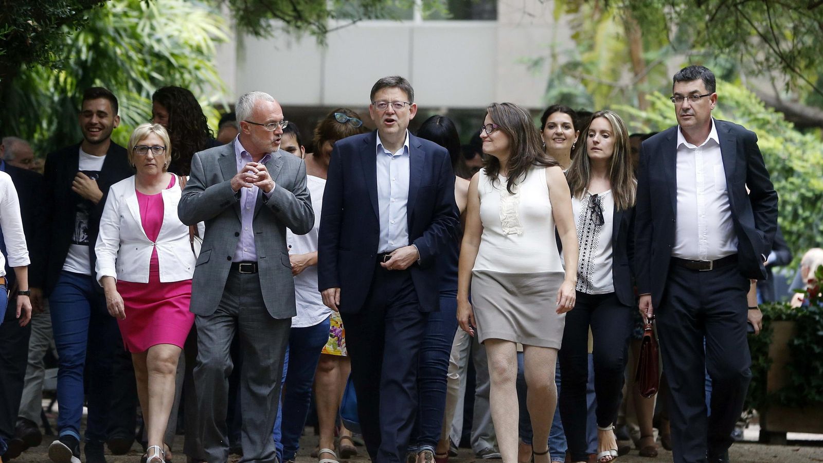 Foto: PSPV, Compromís y Podemos, cuando firmaron el Acuerdo del Botánico. (EFE)
