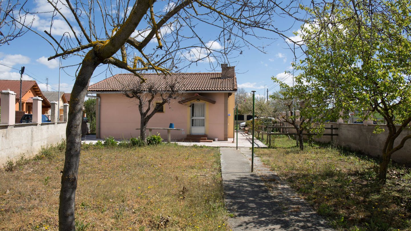 La casa de Marcelino cuenta con 700 metros cuadrados de parcela en Miranda de Ebro. (D.B.)