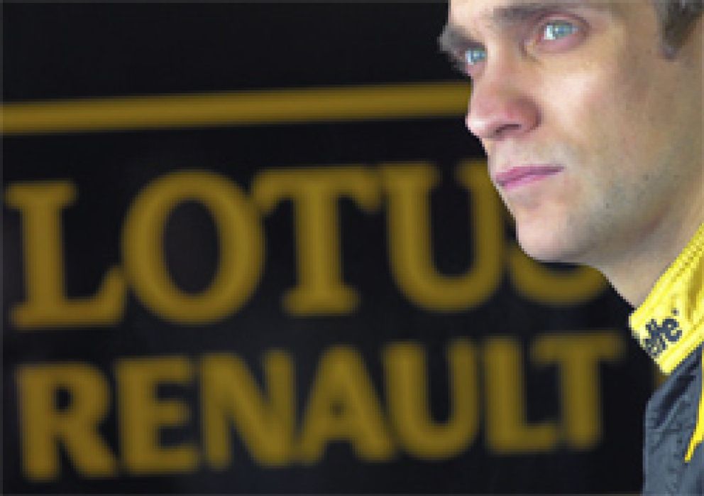Foto: Renault se emplea a fondo: prohíbe hablar a Petrov, reconoce que ha contactado con Raikkonen y mete prisa a Kubica