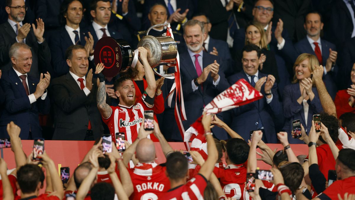 El Athletic acaba con su trauma a lo grande: gana una Copa de ocho apellidos vascos en Sevilla